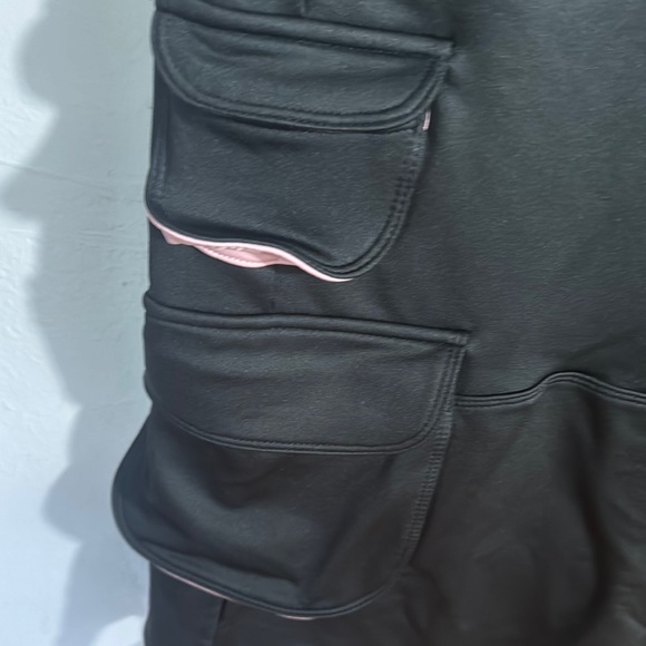 Nike Cargo Shorts Black and Pink Relaxed Fit Dance Parachute Pant - Picture 5 of 7
